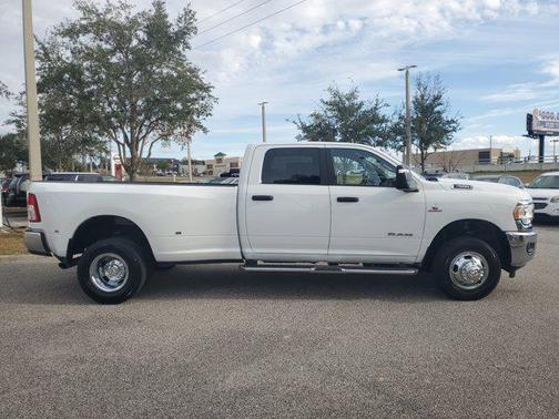 2024 RAM 3500 Big Horn Crew Cab 4x4 8' Box