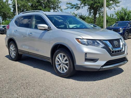 Brilliant Silver Metallic 2019 Nissan Rogue SV