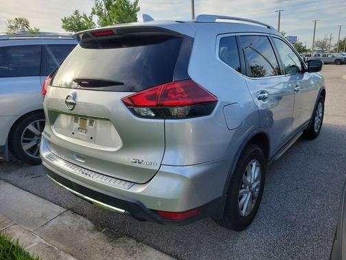 Brilliant Silver Metallic 2019 Nissan Rogue SV