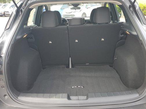 2025 Nissan Kicks S