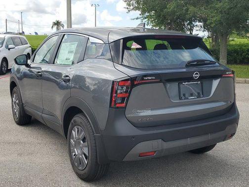 2025 Nissan Kicks S