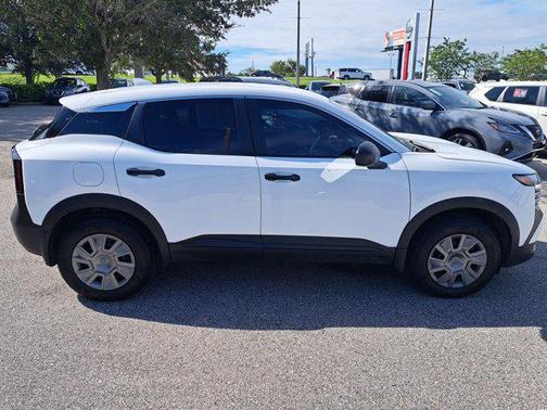 2025 Nissan Kicks S