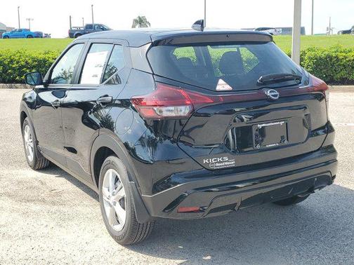 2025 Nissan Kicks S