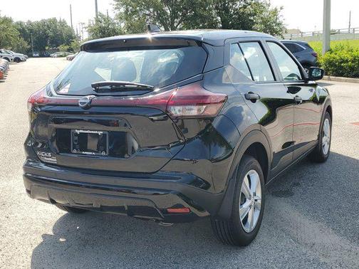 2025 Nissan Kicks S