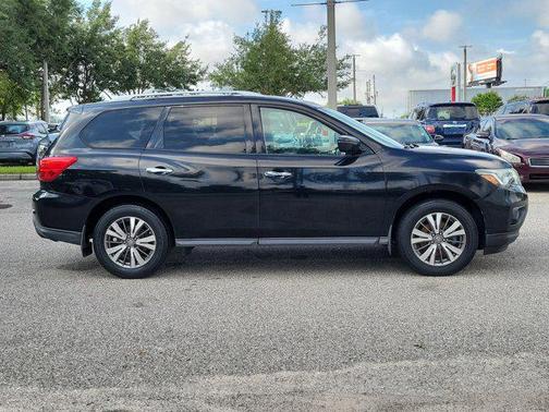 Magnetic Black Metallic 2017 Nissan Pathfinder S