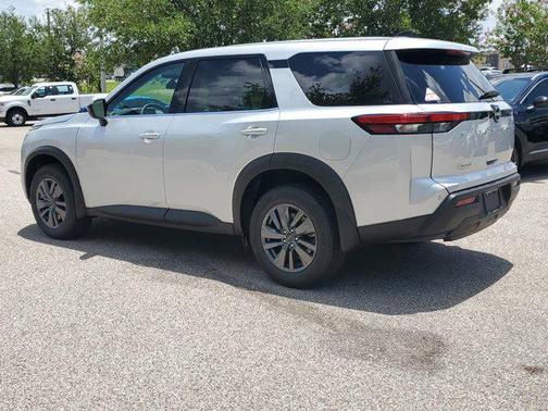 2025 Nissan Pathfinder S FWD
