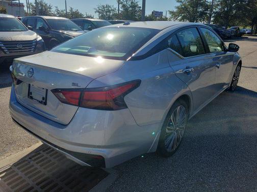 2025 Nissan Altima SL FWD