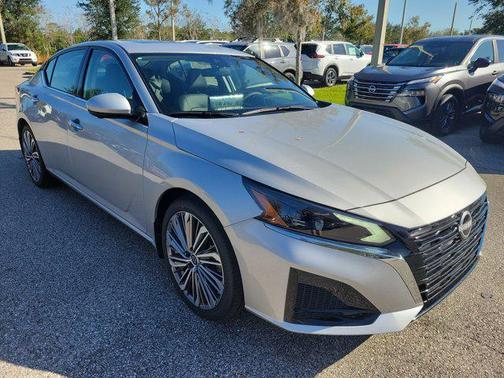2025 Nissan Altima SL FWD