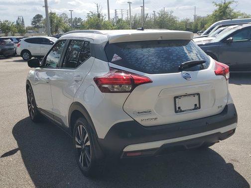 2020 Nissan Kicks SR