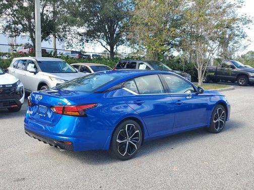 2025 Nissan Altima SR FWD