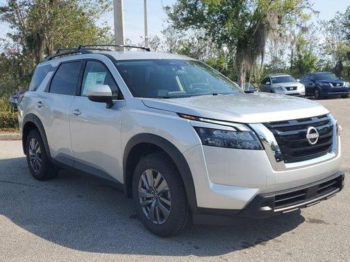 2025 Nissan Pathfinder SV FWD