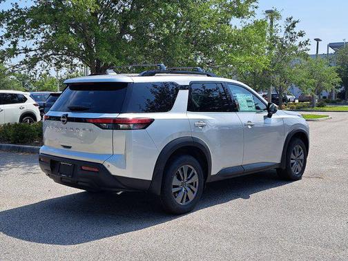 2025 Nissan Pathfinder SV FWD