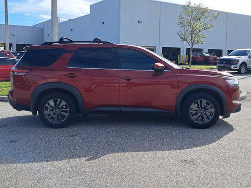 2022 Nissan Pathfinder SV 4WD