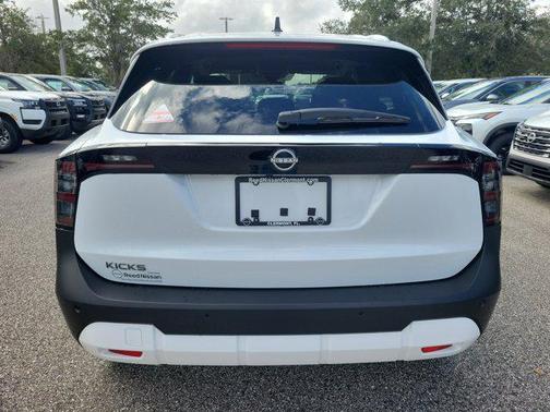 2026 Nissan Kicks SV