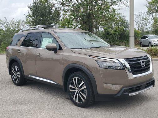 2025 Nissan Pathfinder Platinum FWD