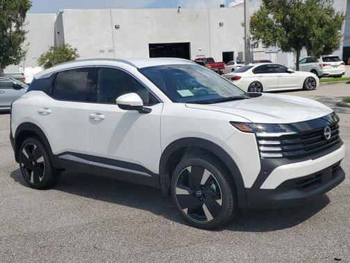 2025 Nissan Kicks SR
