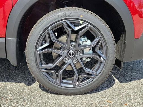 Scarlet Ember Tintcoat 2026 Nissan Kicks SR