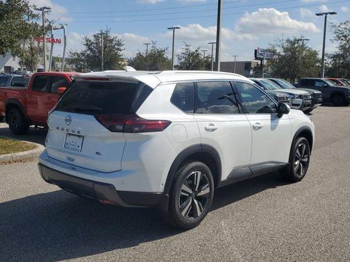 2025 Nissan Rogue SL