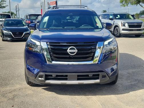 Deep Ocean Blue Pearl 2025 Nissan Pathfinder SL FWD