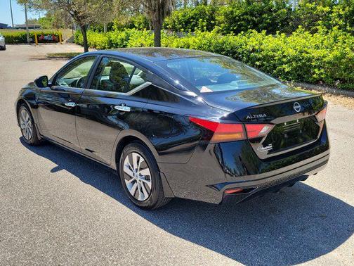 2023 Nissan Altima S FWD