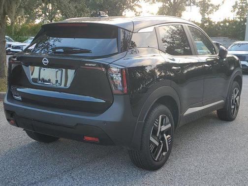 Super Black 2026 Nissan Kicks SV