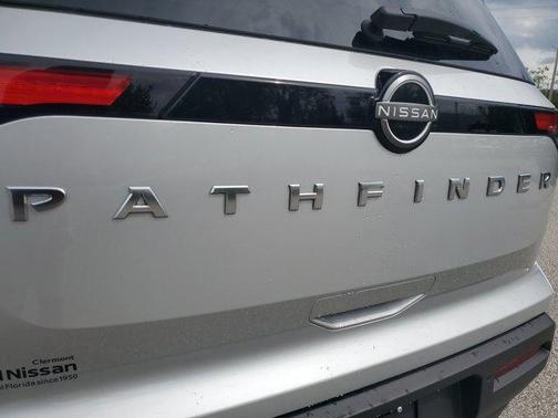 2024 Nissan Pathfinder S FWD