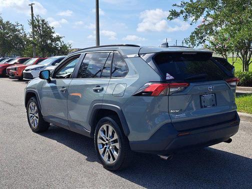 2020 Toyota RAV4 XLE Premium