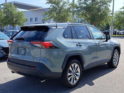 2020 Toyota RAV4 XLE Premium