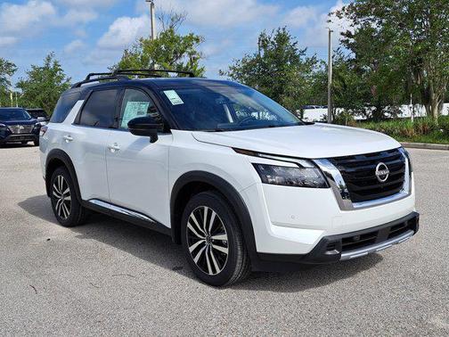 2025 Nissan Pathfinder Platinum 4WD