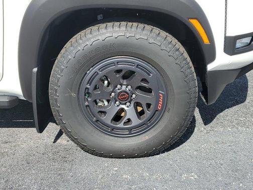2025 Nissan Frontier PRO-X