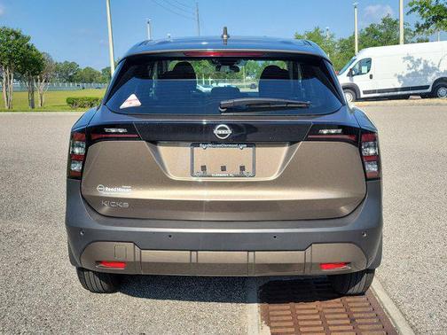 Canyon Bronze Metallic 2025 Nissan Kicks S