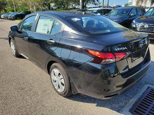 2025 Nissan Versa 1.6 S