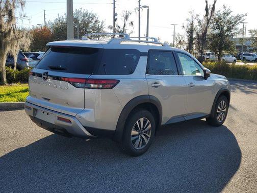 2025 Nissan Pathfinder SL FWD