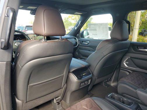 2025 Nissan Armada Platinum 2WD