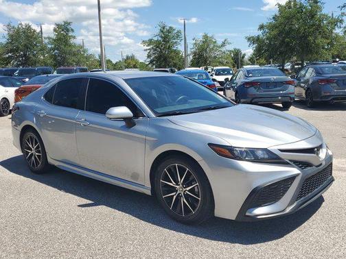 2022 Toyota Camry SE