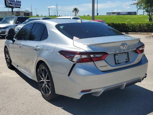 2022 Toyota Camry SE
