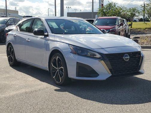 2024 Nissan Altima SR FWD