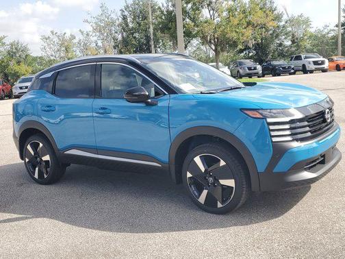 2025 Nissan Kicks SR