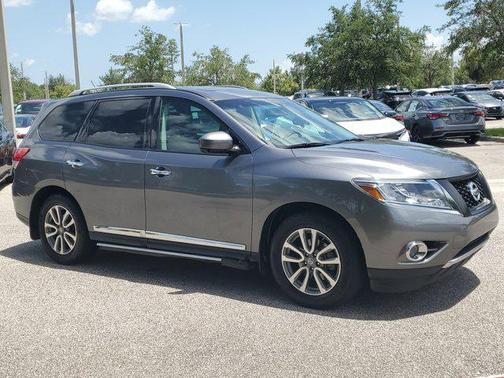 2016 Nissan Pathfinder SL