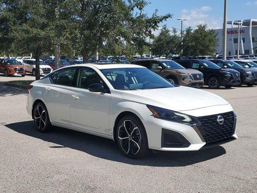 2025 Nissan Altima SR FWD
