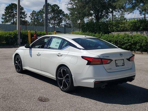 2025 Nissan Altima SR FWD