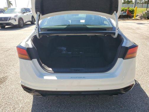 2025 Nissan Altima SR FWD