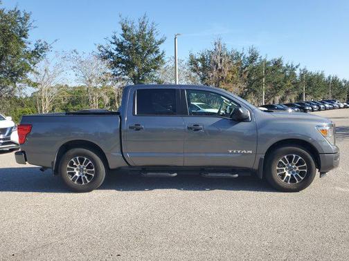 2023 Nissan Titan SV