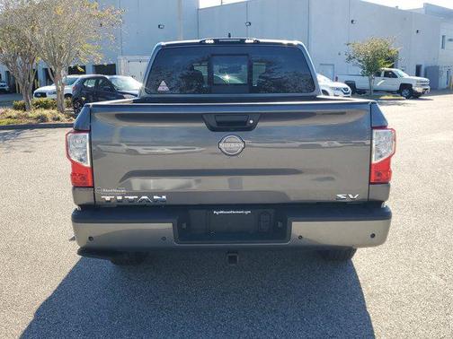 2023 Nissan Titan SV