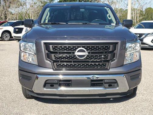 2023 Nissan Titan SV