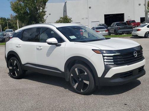 2025 Nissan Kicks SR