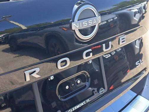 2025 Nissan Rogue SL