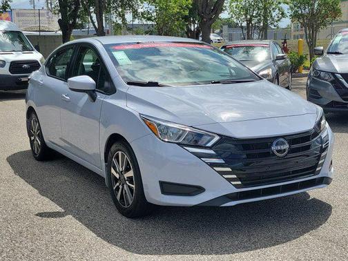 Gray Sky Pearl 2024 Nissan Versa 1.6 SV