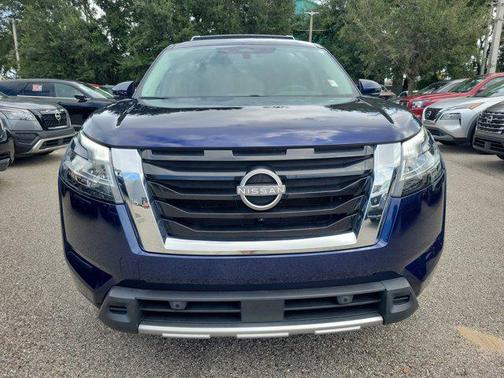 2023 Nissan Pathfinder SL FWD