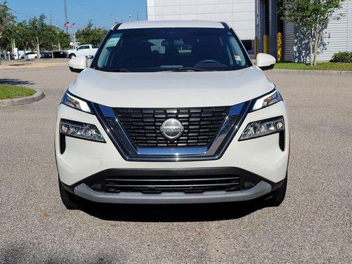 Pearl White Tricoat 2021 Nissan Rogue SV